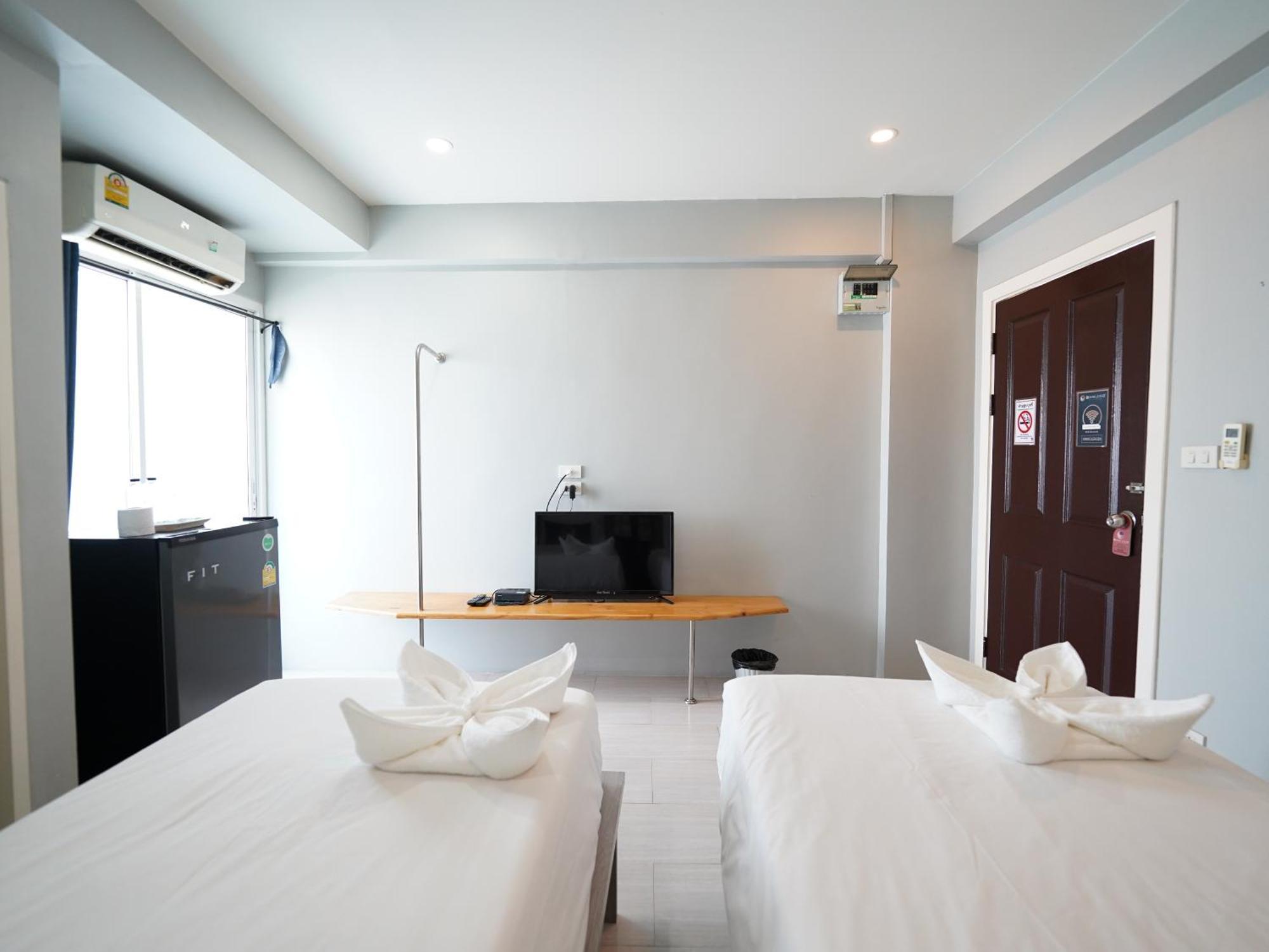 Roomquest Bangkok Don Mueang Airport Room photo