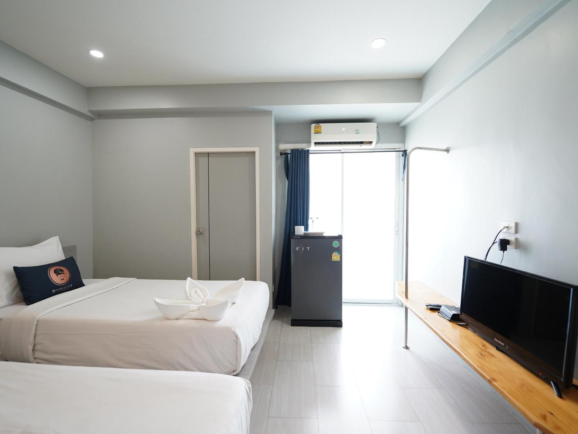 Roomquest Bangkok Don Mueang Airport Room photo
