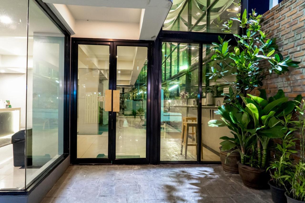 Roomquest Bangkok Don Mueang Airport Exterior photo